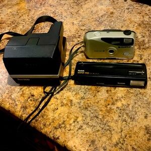 Bundle classic cameras! (Polaroid SUN600 , Kodak STAR 110 camera,SMART SHOT III)
